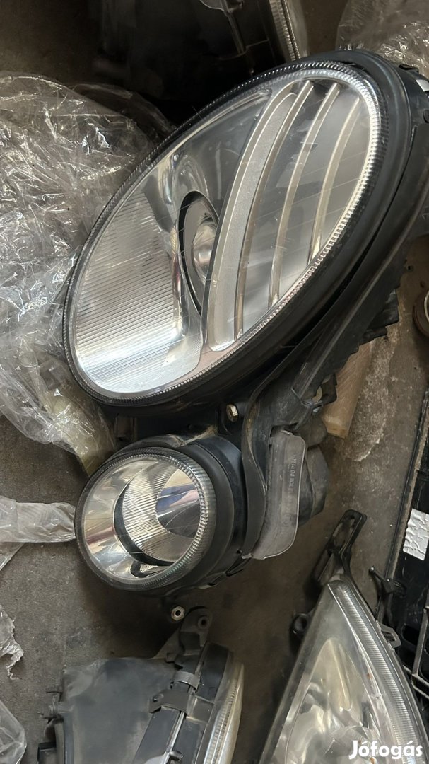 Mercedes W211 jobb fényszóró BIXENON A2118204861 eladó