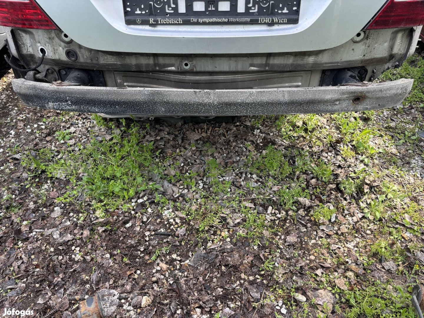 Mercedes W211 sedan lökhárító merevítő tartó 