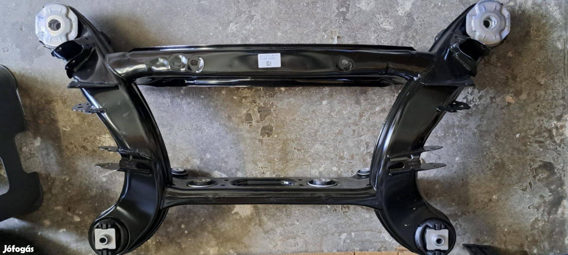 Mercedes W212 W204 W207 W218 Gyári új hátsó bölcső