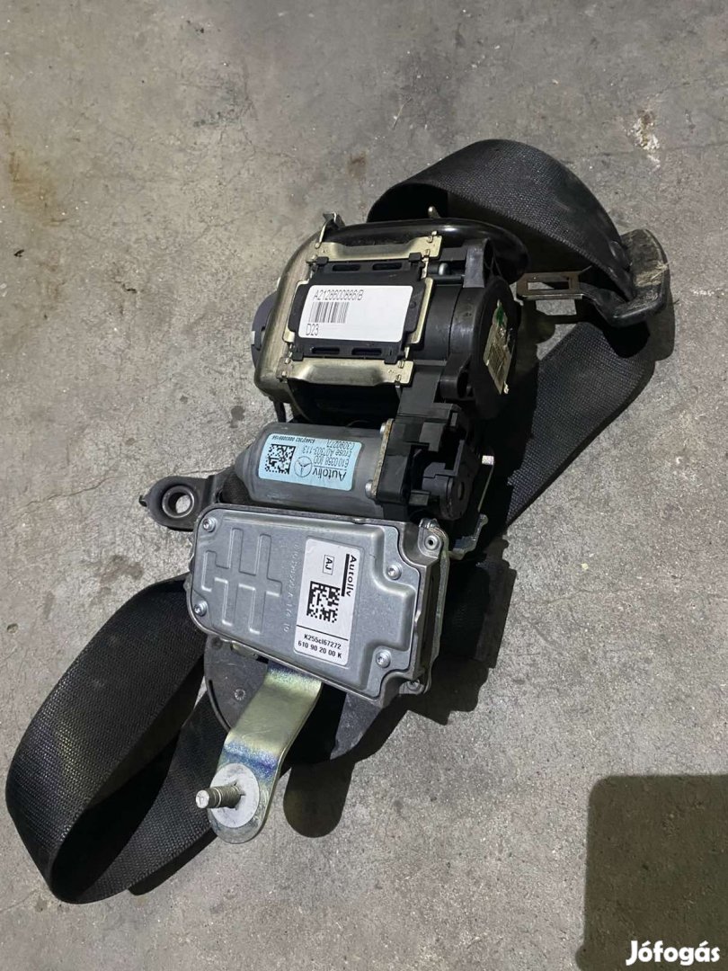 Mercedes W212 jobb első biztonsági öv A2128600886 eladó