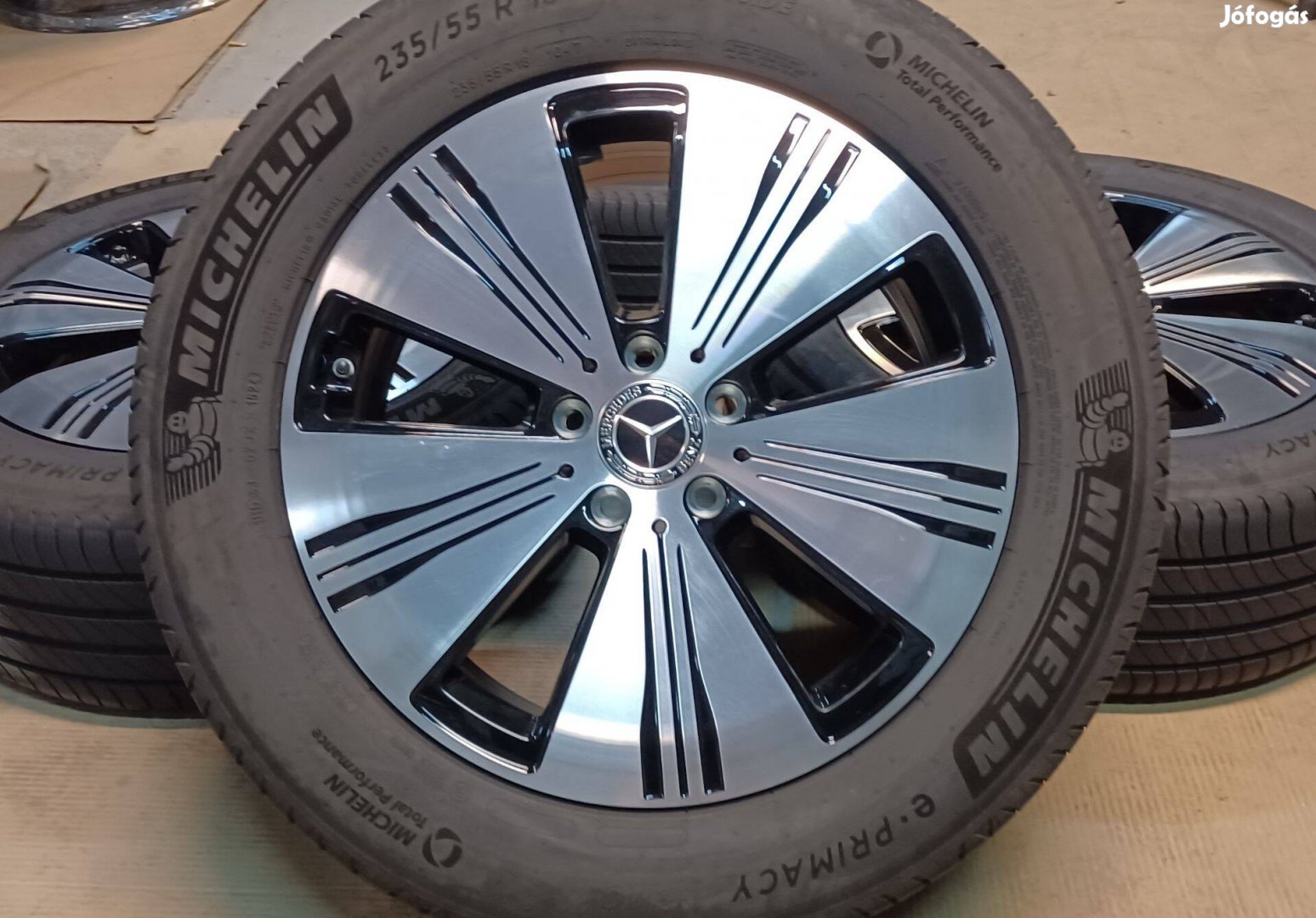 Mercedes W243 EQA Eqb 5x112 7,5x18 235/55 R18 nyári gumikkal 4db