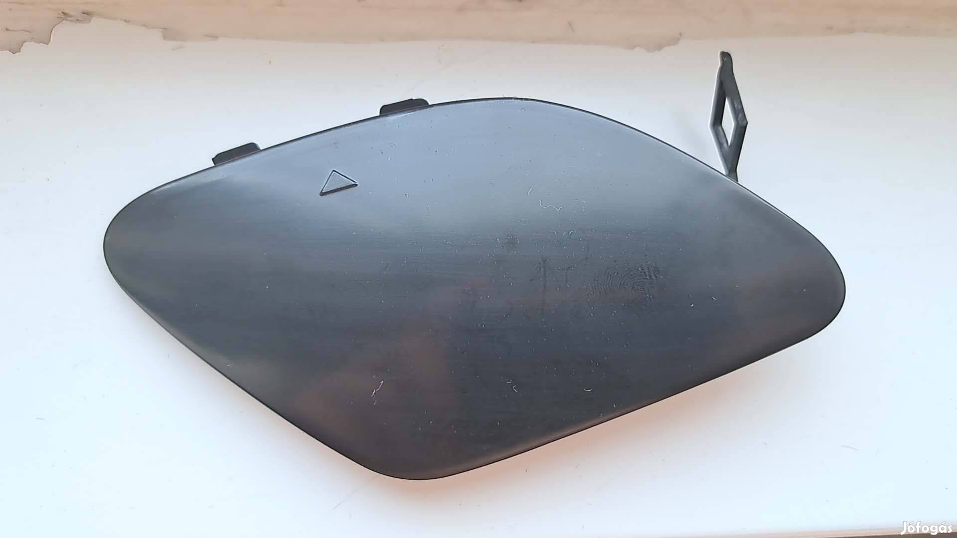 Mercedes W246 B első hátsó vonószem takaró vonószemtakaró