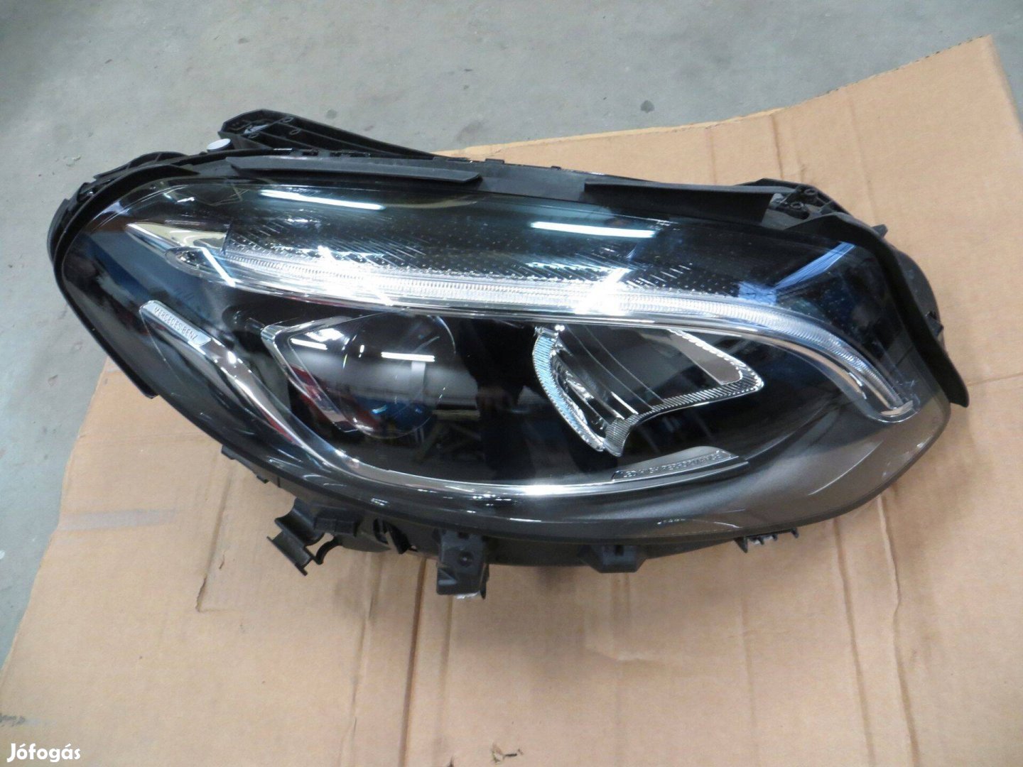Mercedes W246 - B-class bontott led fényszóró jobb eladó