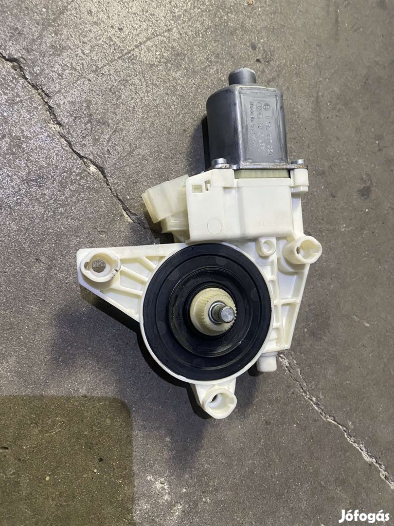 Mercedes W246 ablaktörlő motor A2469065100 eladó