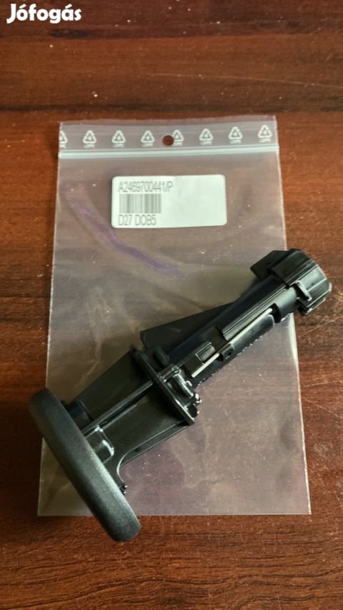 Mercedes W246 fejtámla vezető A2469700441 eladó