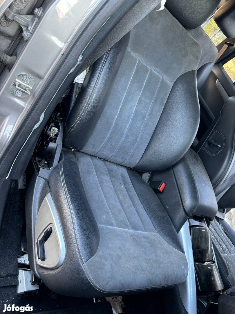 Mercedes W251 ülés belső 