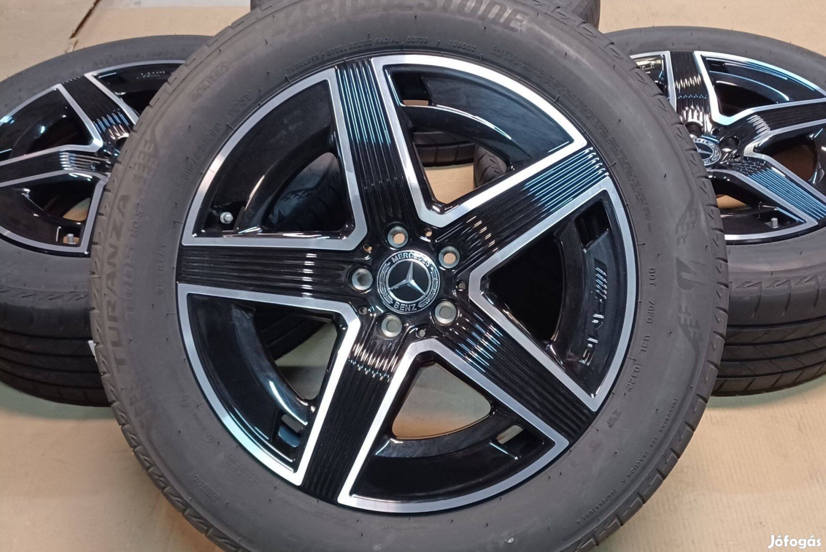 Mercedes W254 GLC AMG 5x112 8x19 235/55 R19 nyári gumikkal 4db