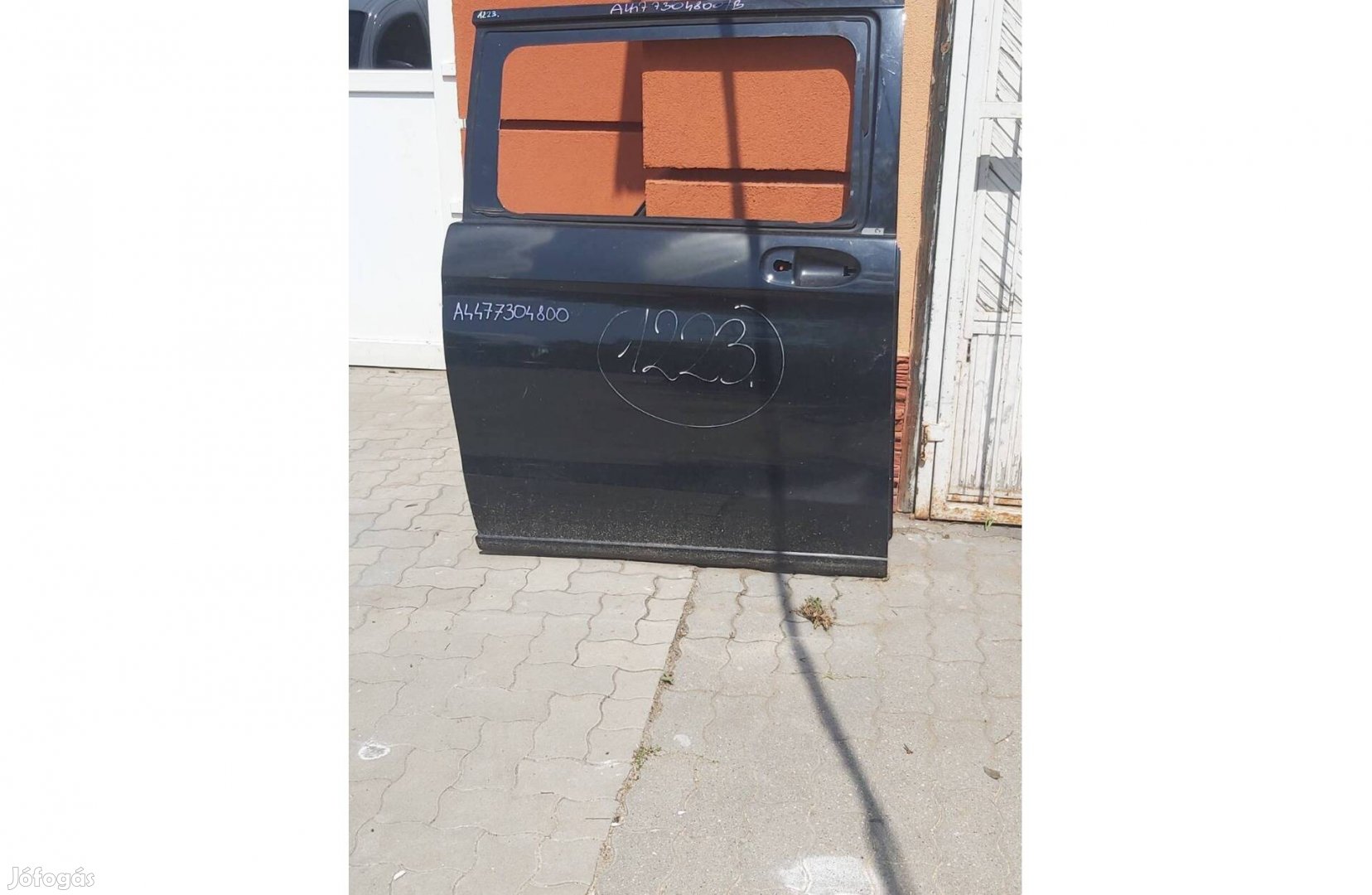 Mercedes W447 V osztály tolóajtó jobb eladó. Cikkszám:A4477304800