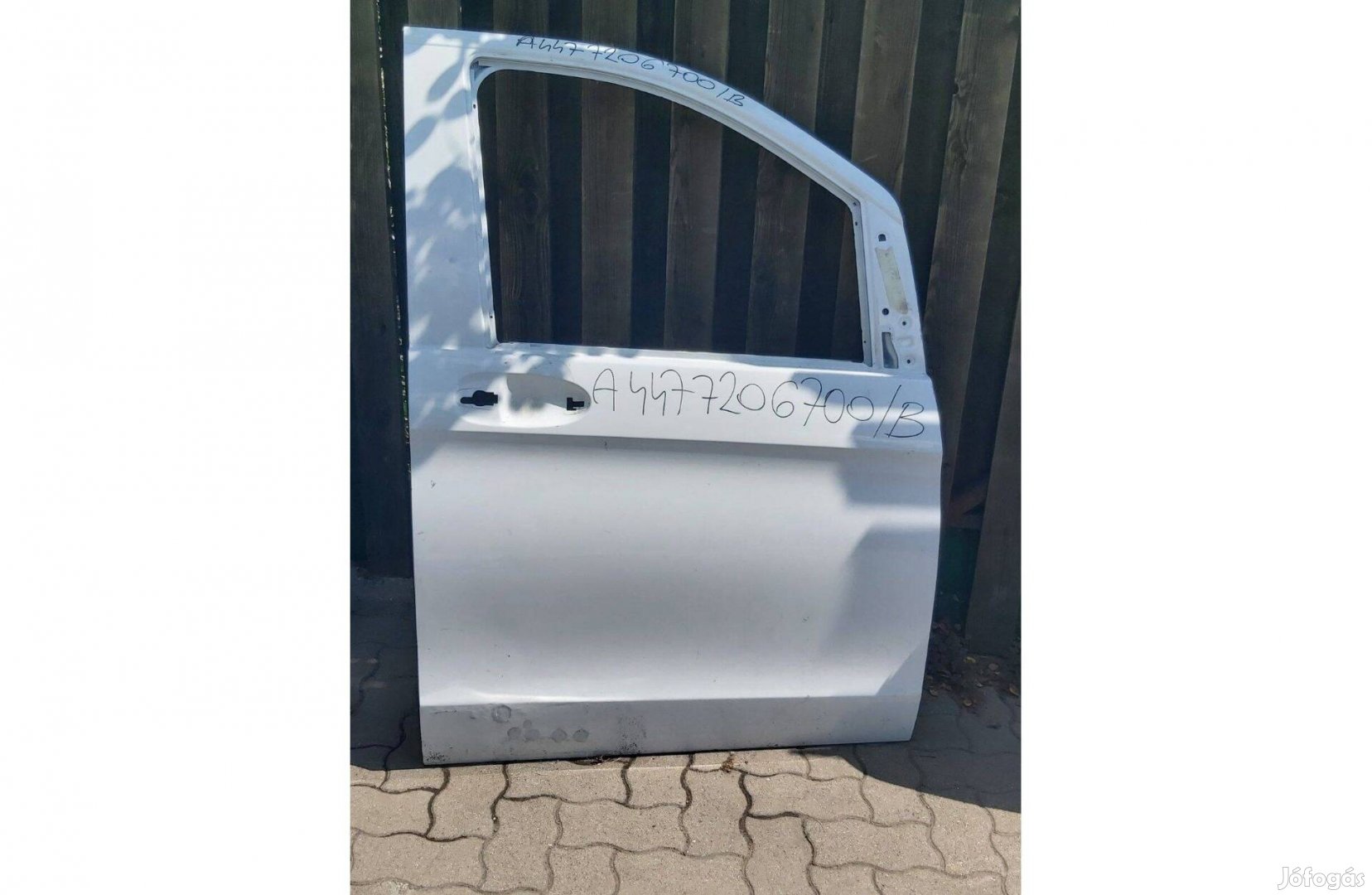 Mercedes W447 - Vito bontott jobb első ajtó eladó. Cikkszám:4477206700