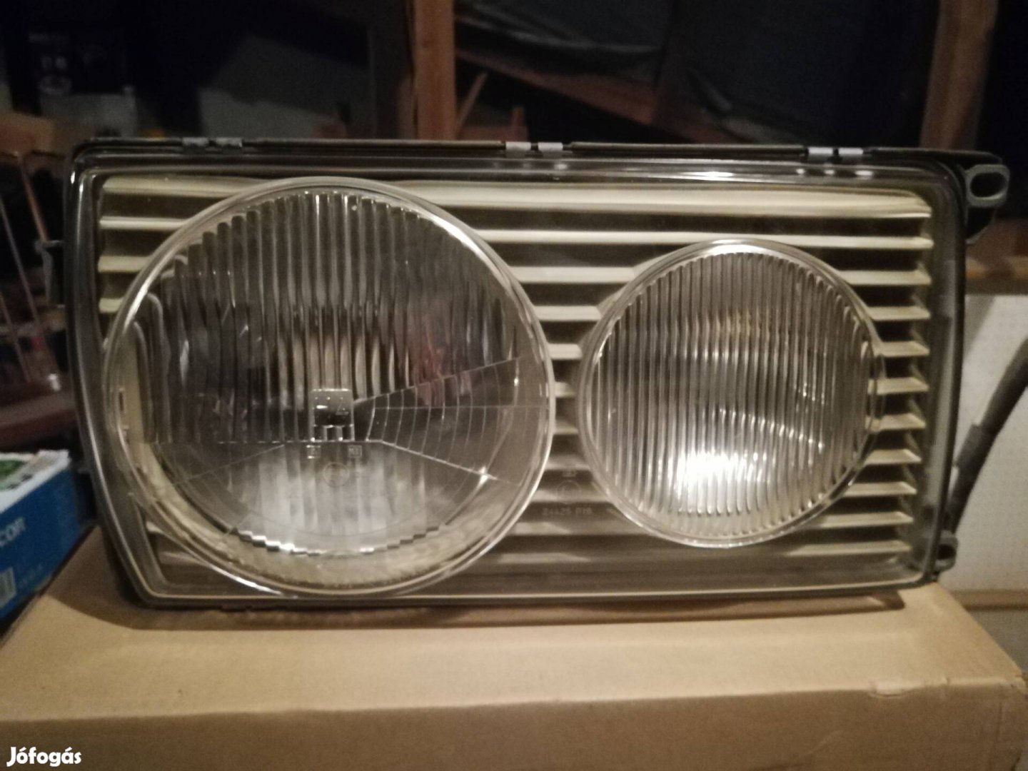 Mercedes W 123 gyári első lámpa újszerű állapotban eladó 