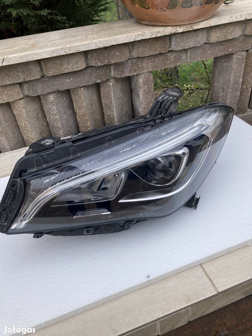 Mercedes -Benz CLA Full led fényszóró
