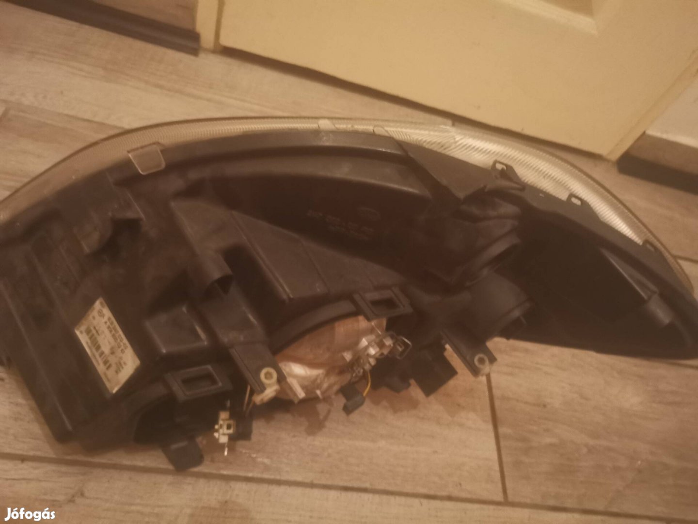 Mercedes - Benz Sprinter Hella jobb oldali fényszóró fül