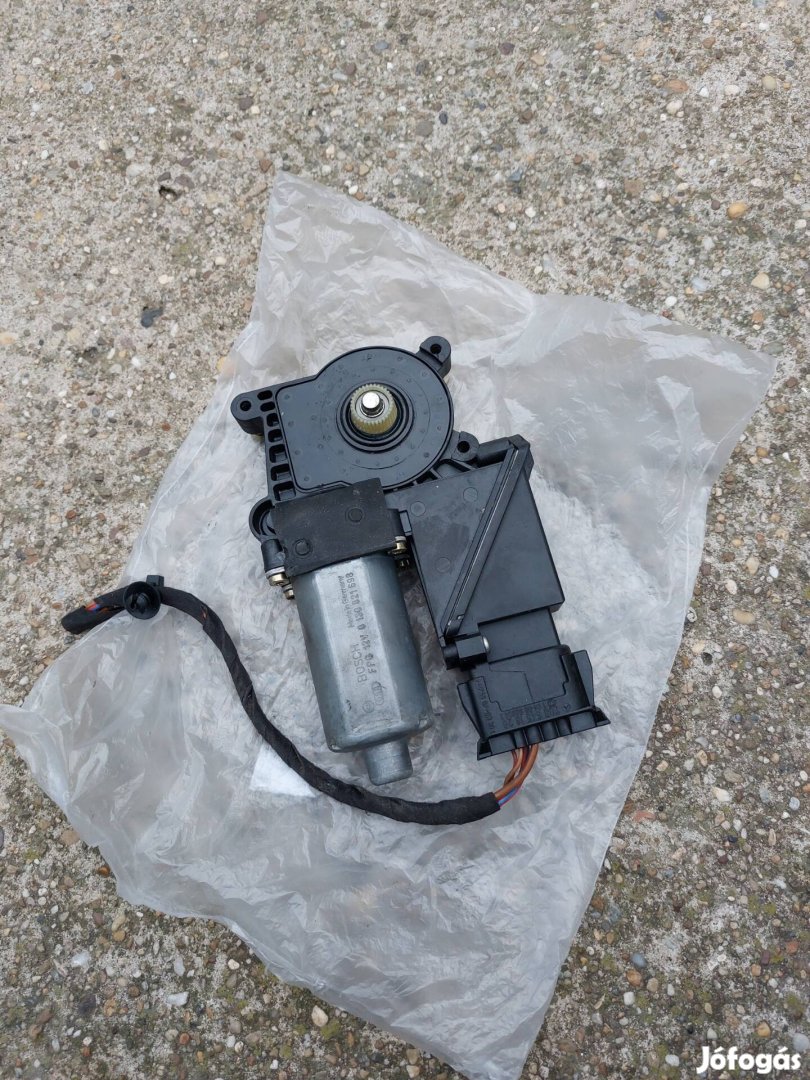 Mercedes ablakemelő motor 