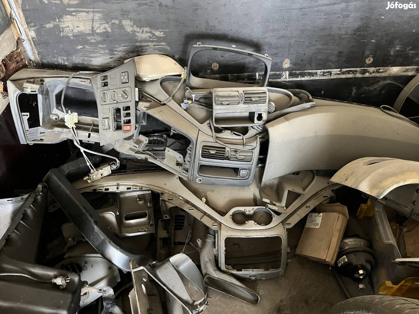 Mercedes atego fülke alkatészek