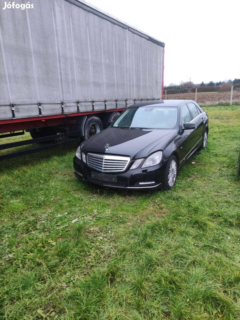 Mercedes cserélhető, eladó. Végkiárusítás! - 10%