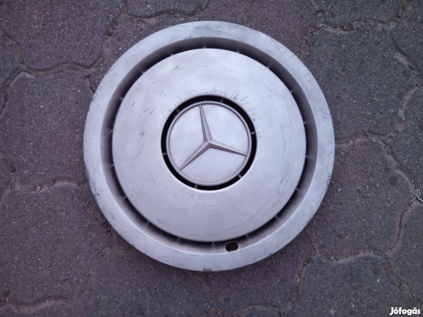 Mercedes dísztárcsa .Merci W124 15"