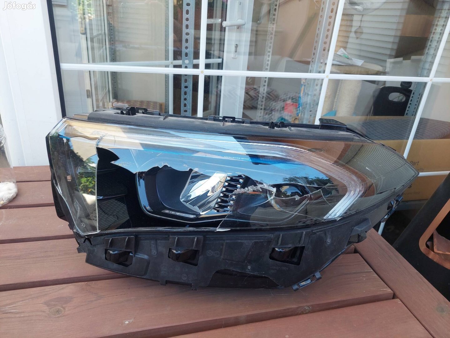 Mercedes eqa bal fényszóró sérült A2439068900