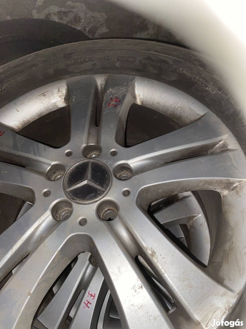 Mercedes felni nyári gumival R18