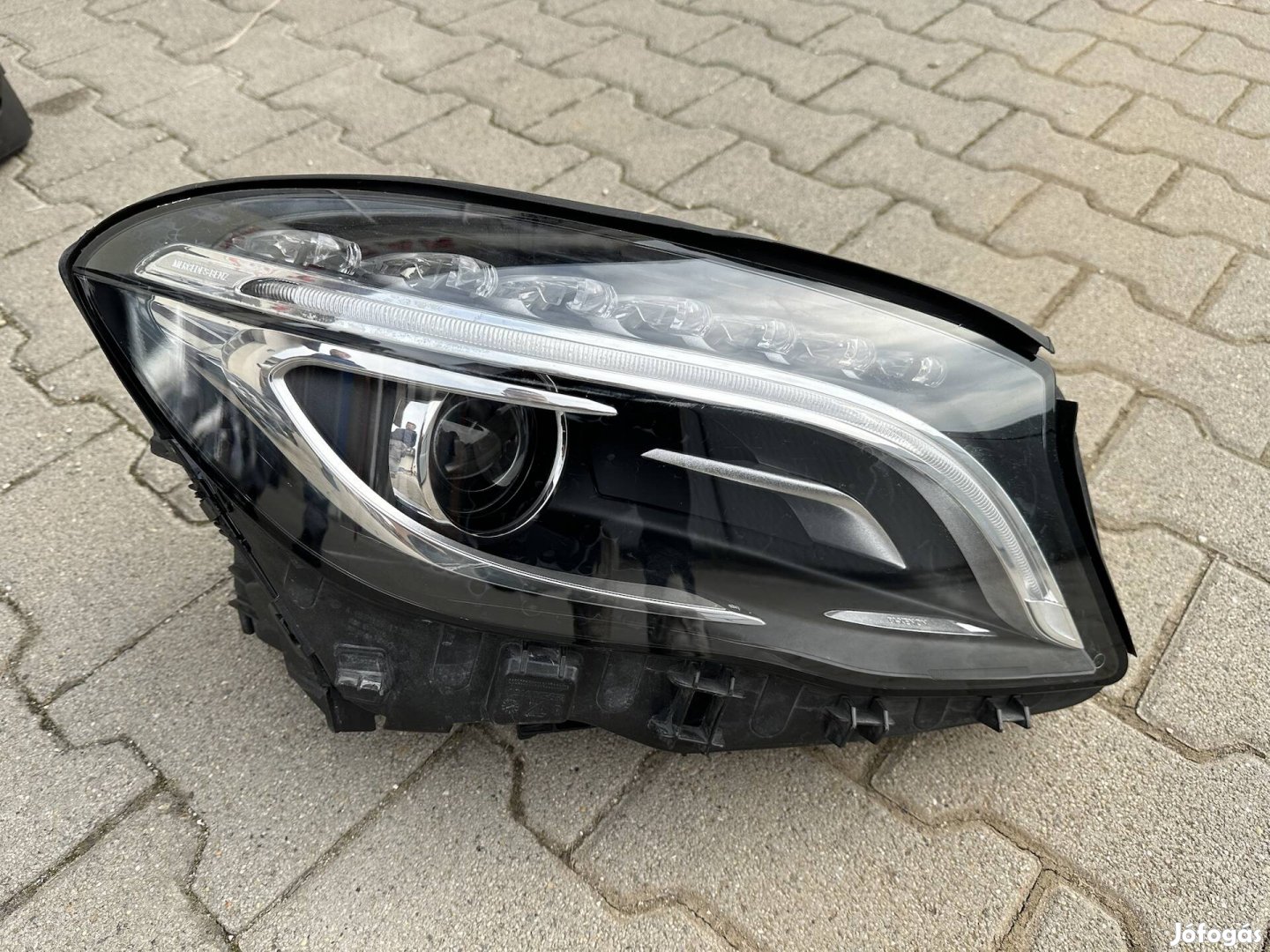 Mercedes gla fényszóró lámpa