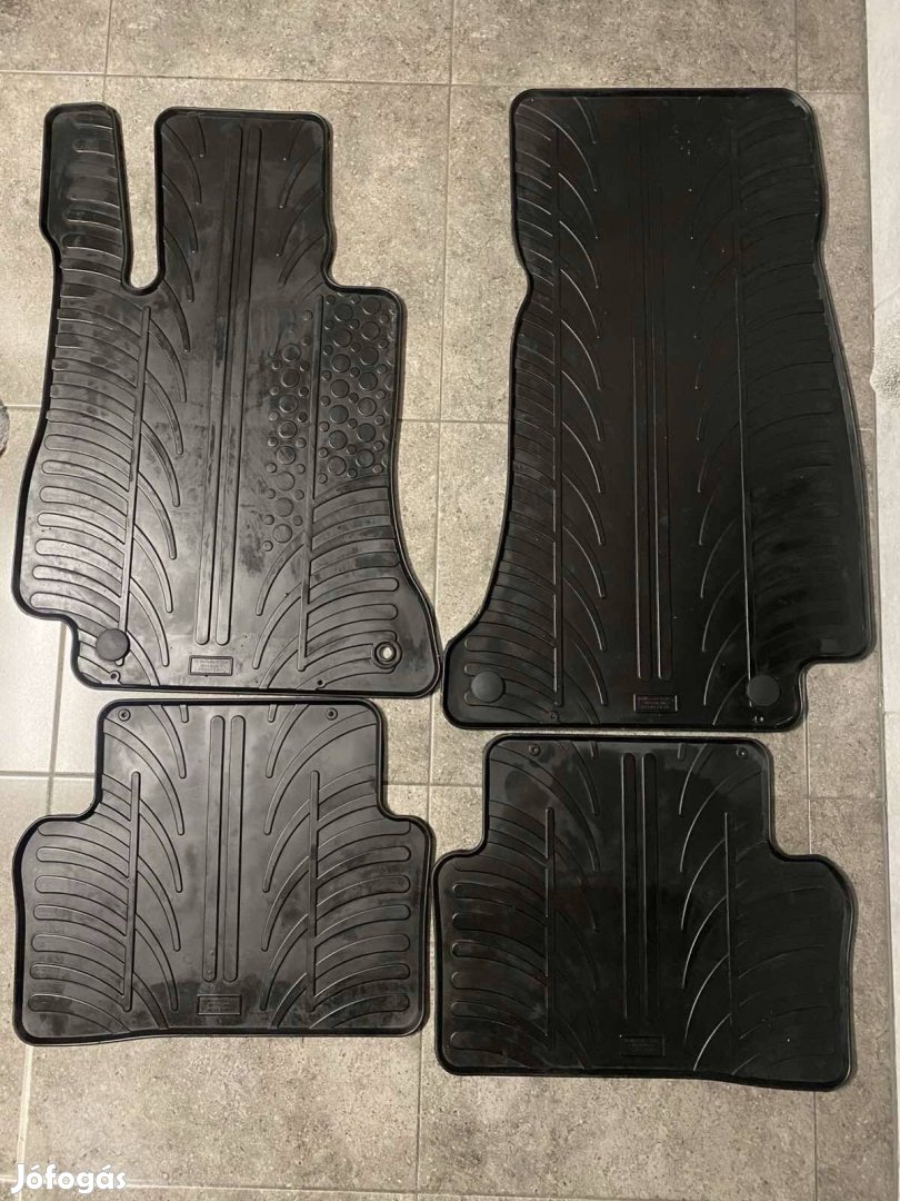 Mercedes gumi szőnyeg szett! 