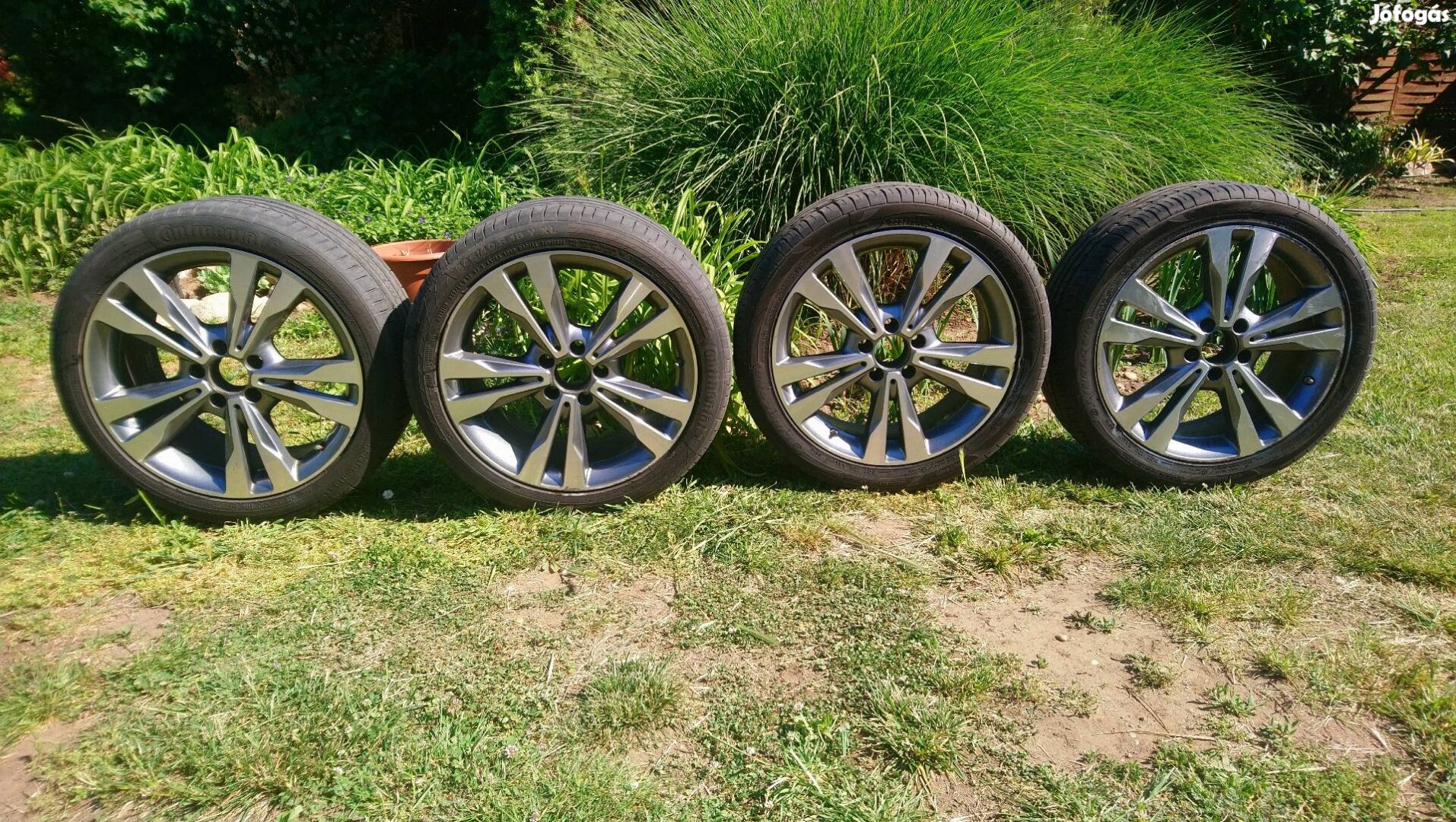 Mercedes gyár 18"alufelni gumival 