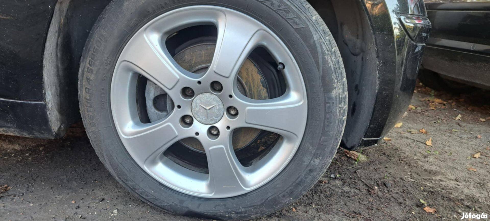 Mercedes gyári 16-os alufelni 2 éves gumikkal