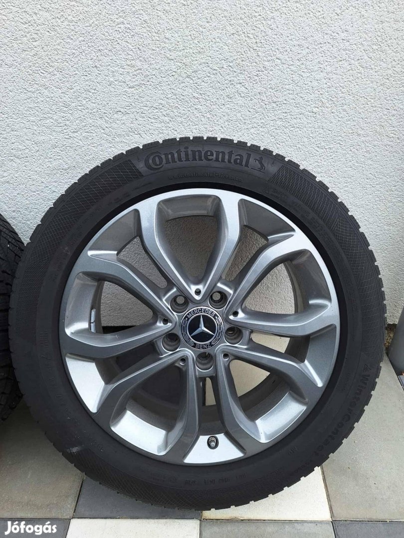 Mercedes gyári 17 colos felni újszerű téligumikkal A B C CLA