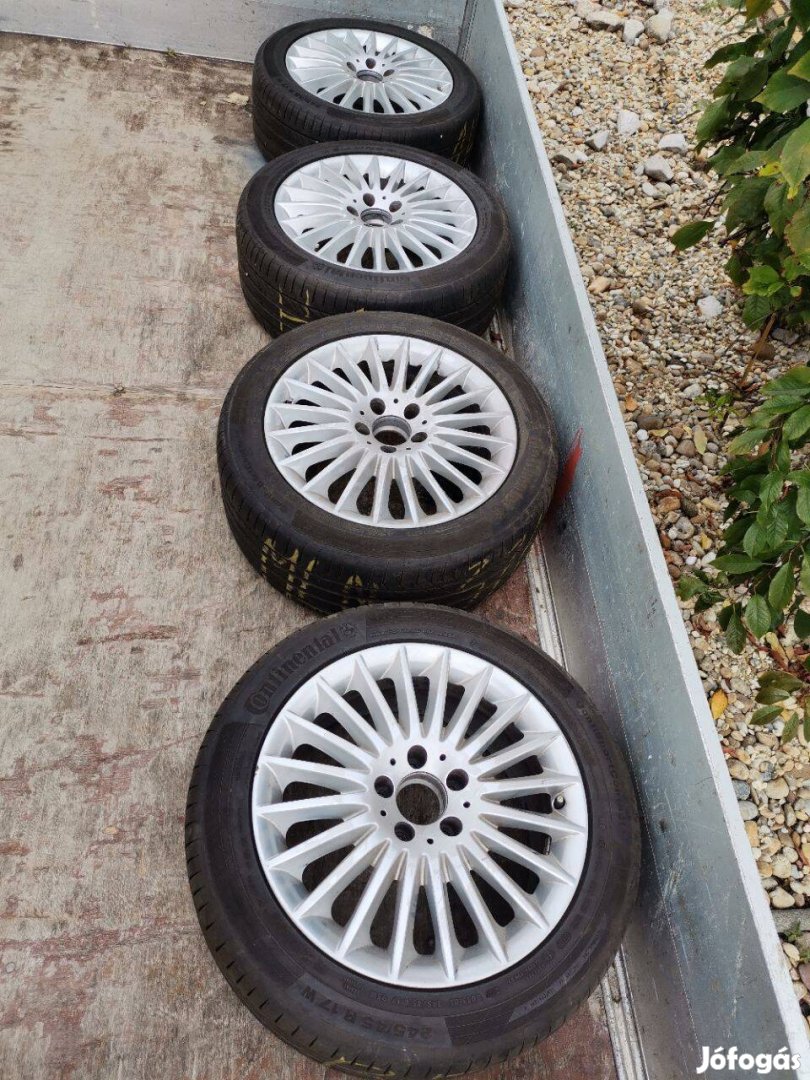 Mercedes gyári alufelni, nyári gumi 245/45 R17 jó állapotban 4db