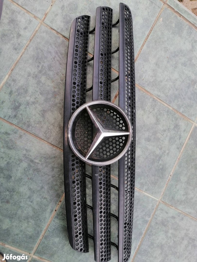 Mercedes hűtőrács 