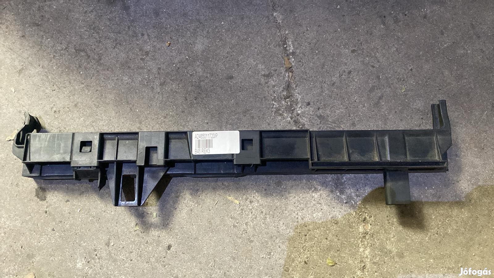 Mercedes hűtőtartó konzol A2465011720 eladó