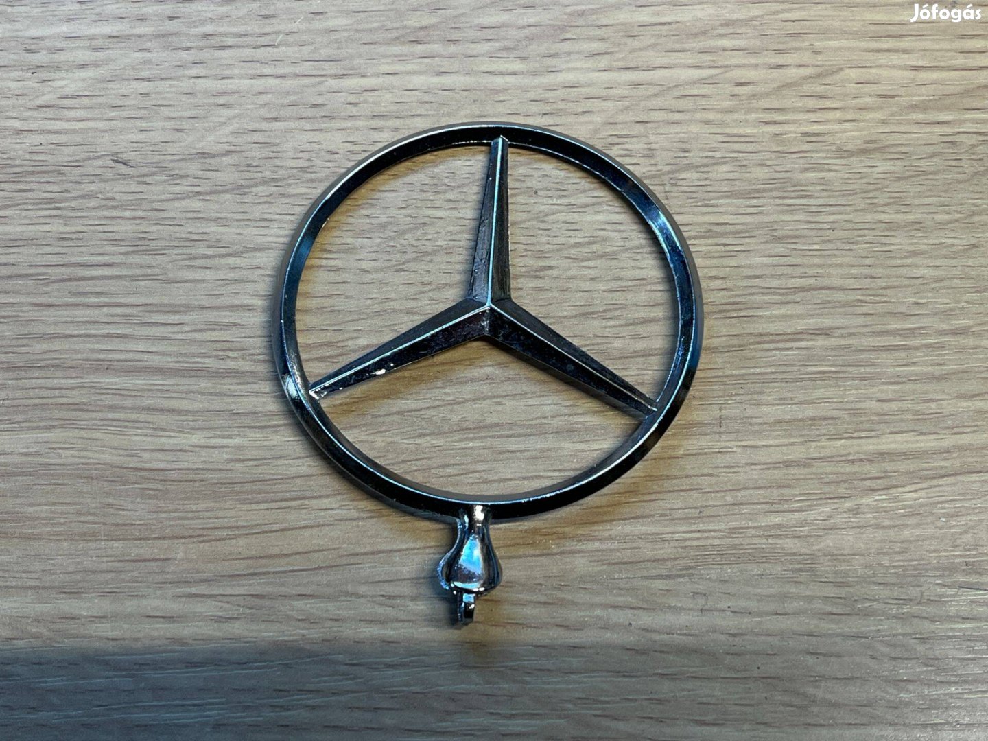 Mercedes jel géptető embléma