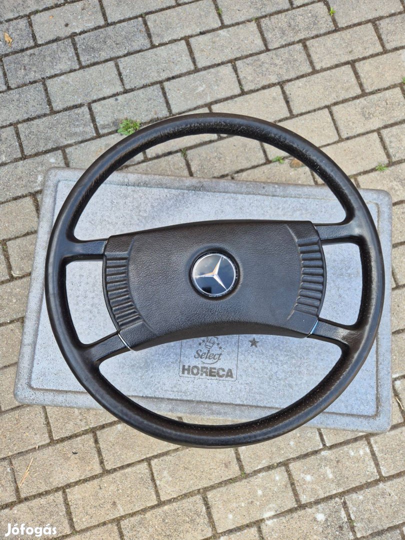 Mercedes kormány