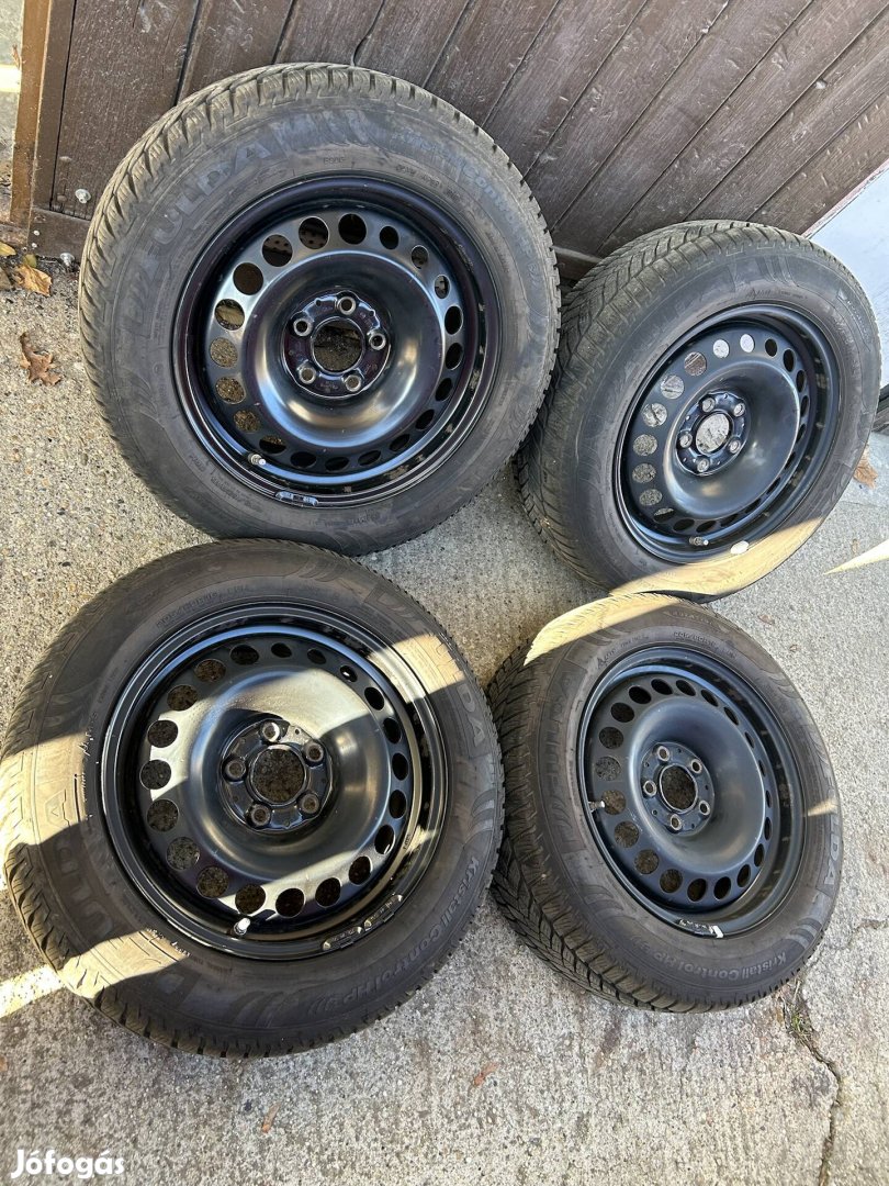 Mercedes lemezfelni 205/60R16 téli gumikkal
