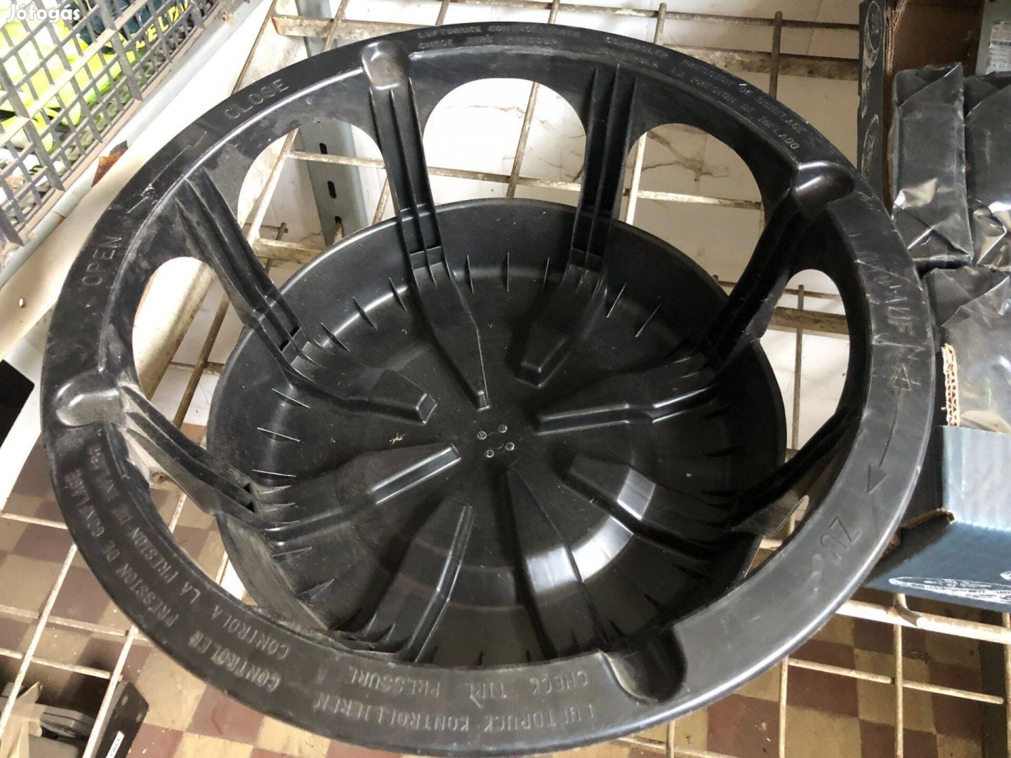 Mercedes pótkerék rögzítő