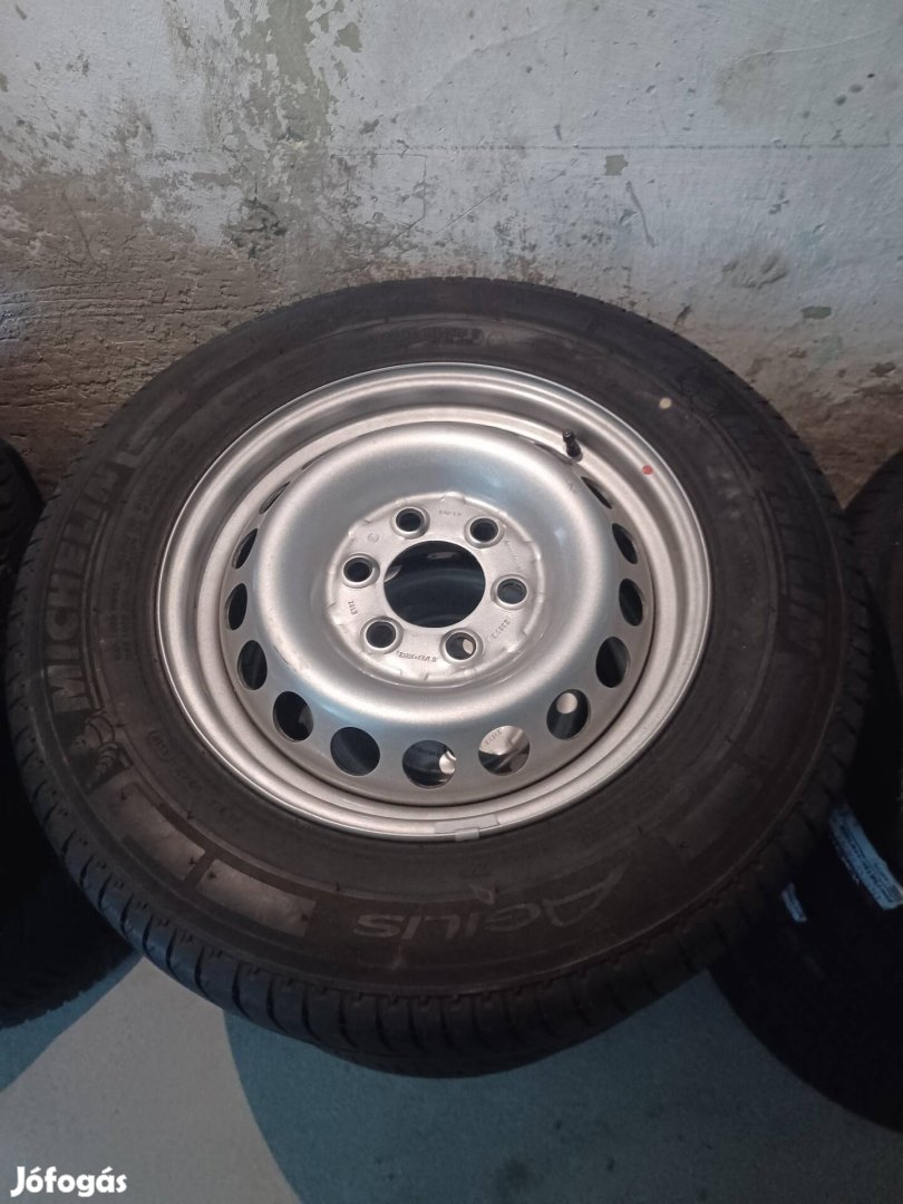 Mercedes sprinter Vw crafter kerék garnitura  225/65r 16c