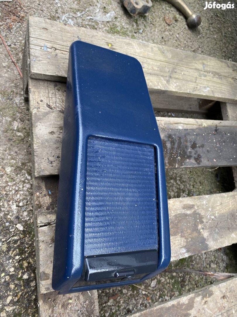Mercedes w124 rolós középbox 