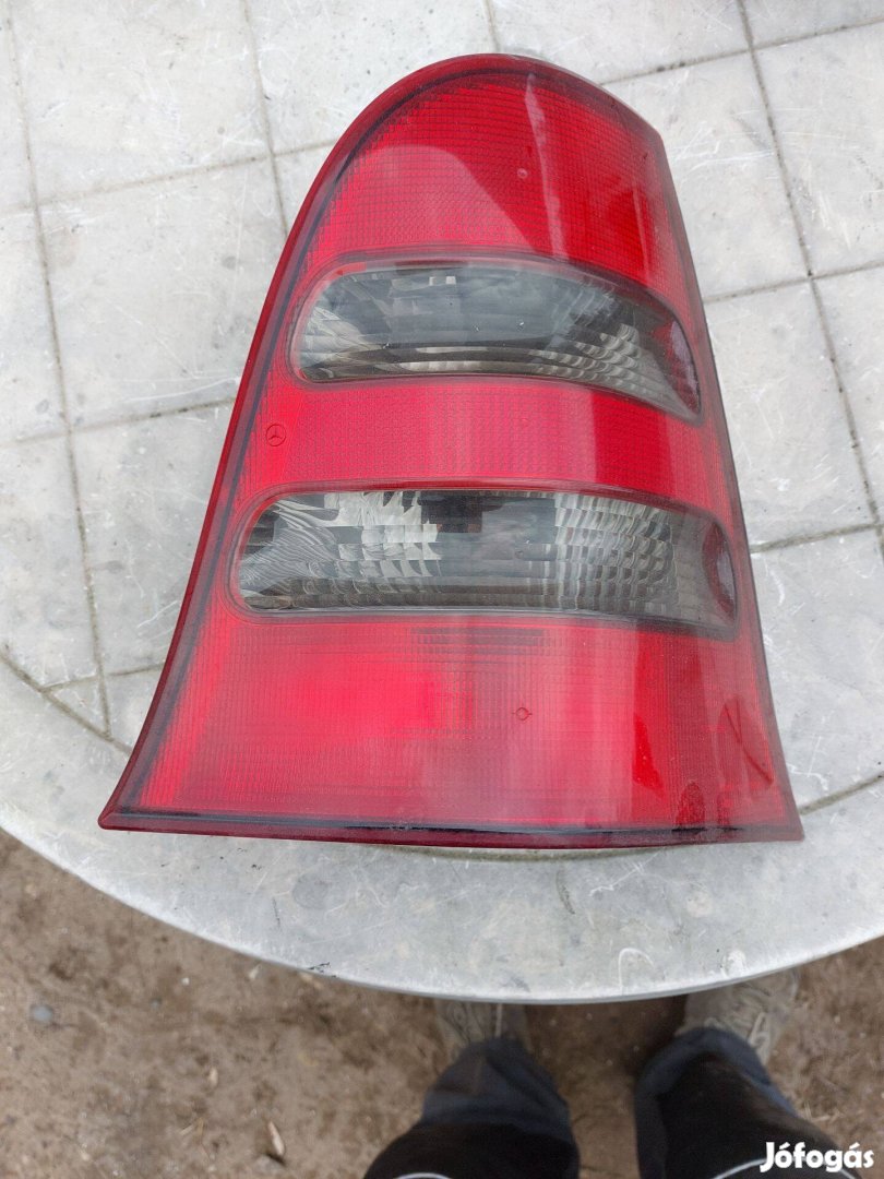 Mercedes w168 hátsó lámpa