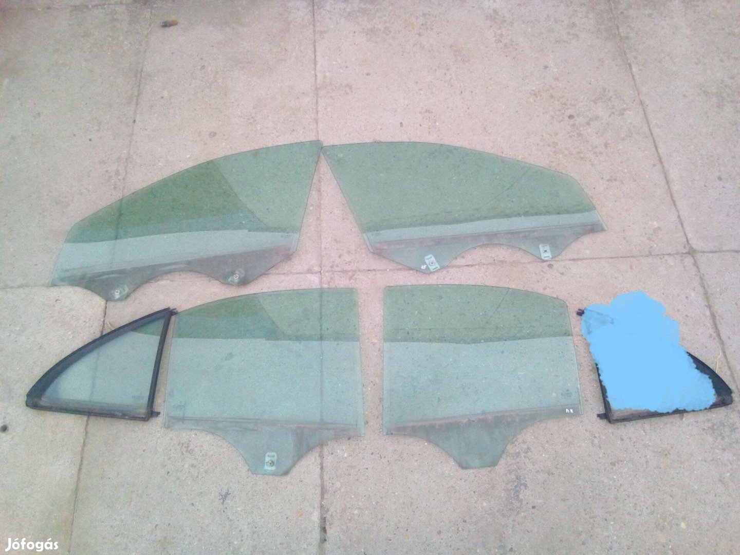 Mercedes w203 szedán oldal ablak üveg. Személyesen
