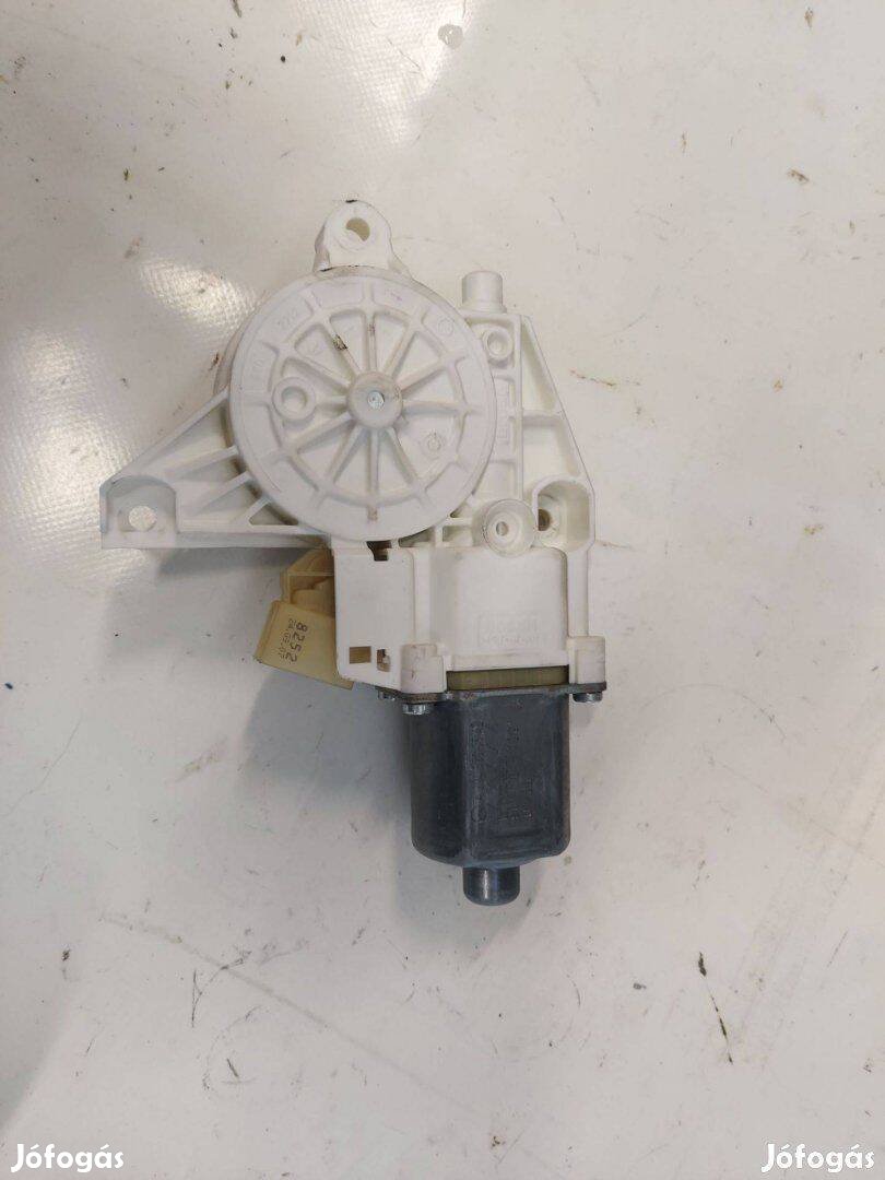 Mercedes w204 w212 Ablakemelő motor bal jobb első hátsó