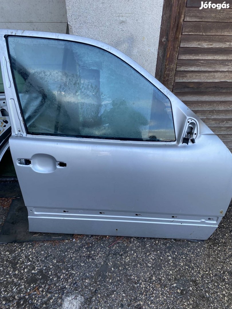 Mercedes w210 ezüst ajtók