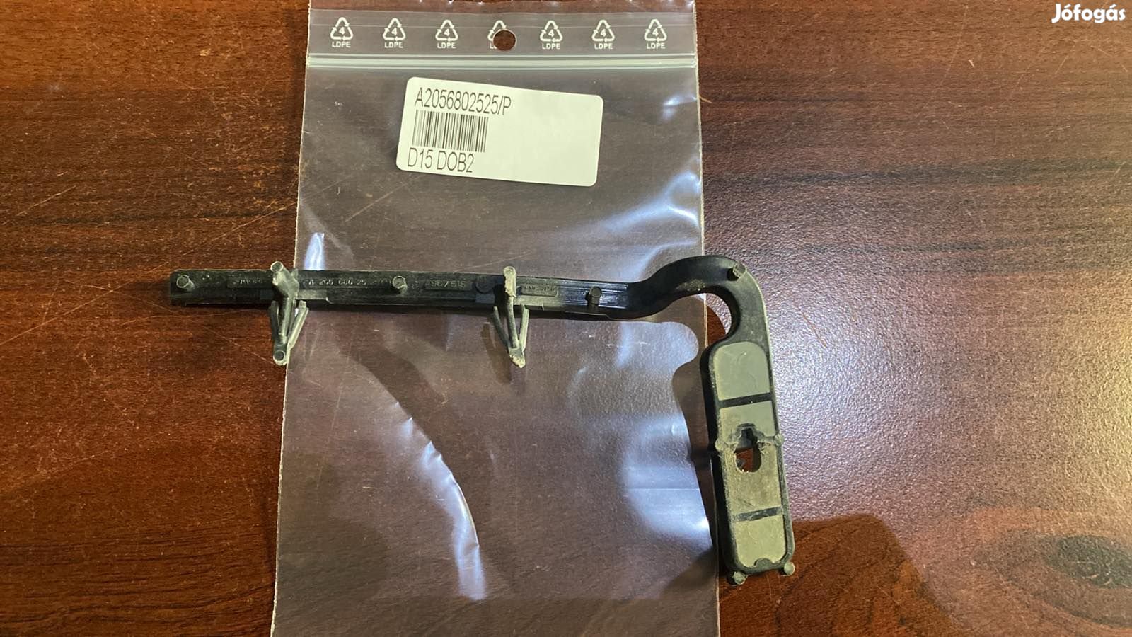 Mercedes záró fül szigetelés A2056802525 eladó