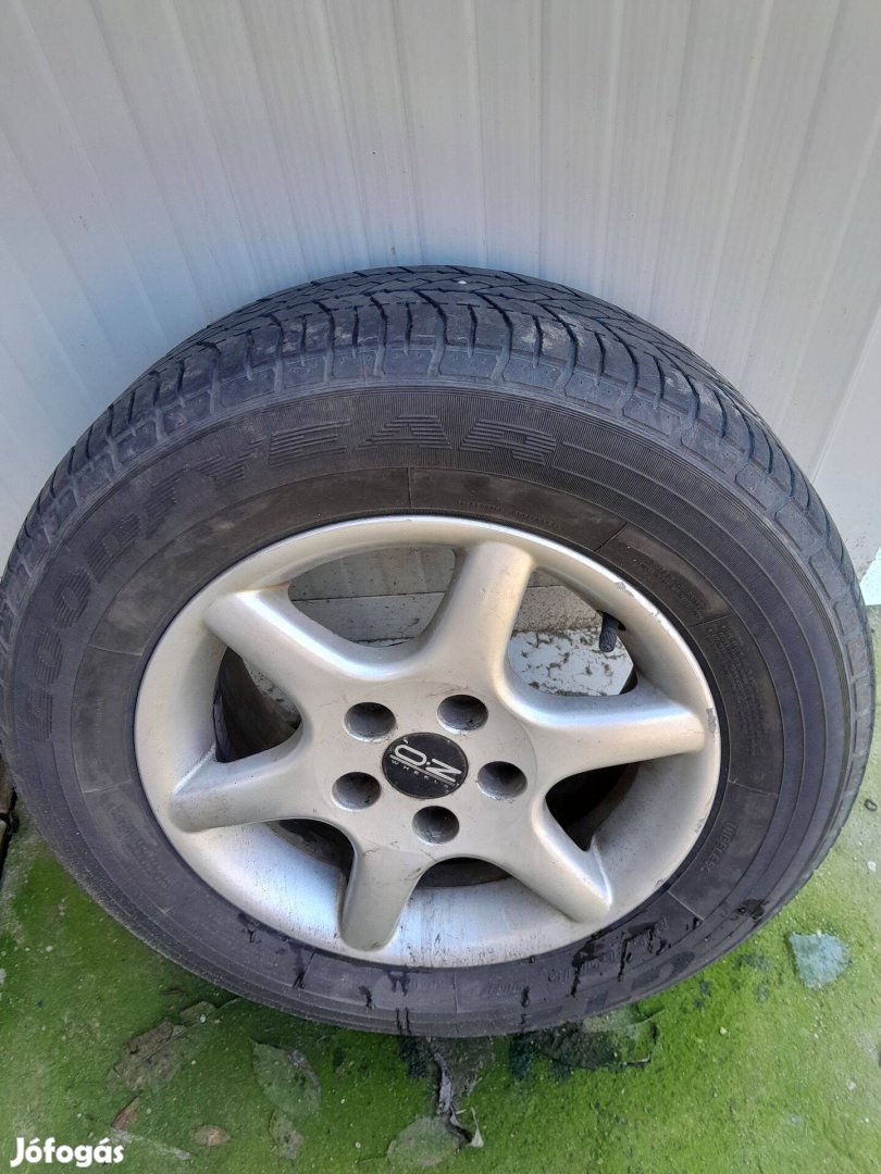 Mercedesre OZ alufelni garnitúra 5x112 es, 215/65x15 jó gumikkal