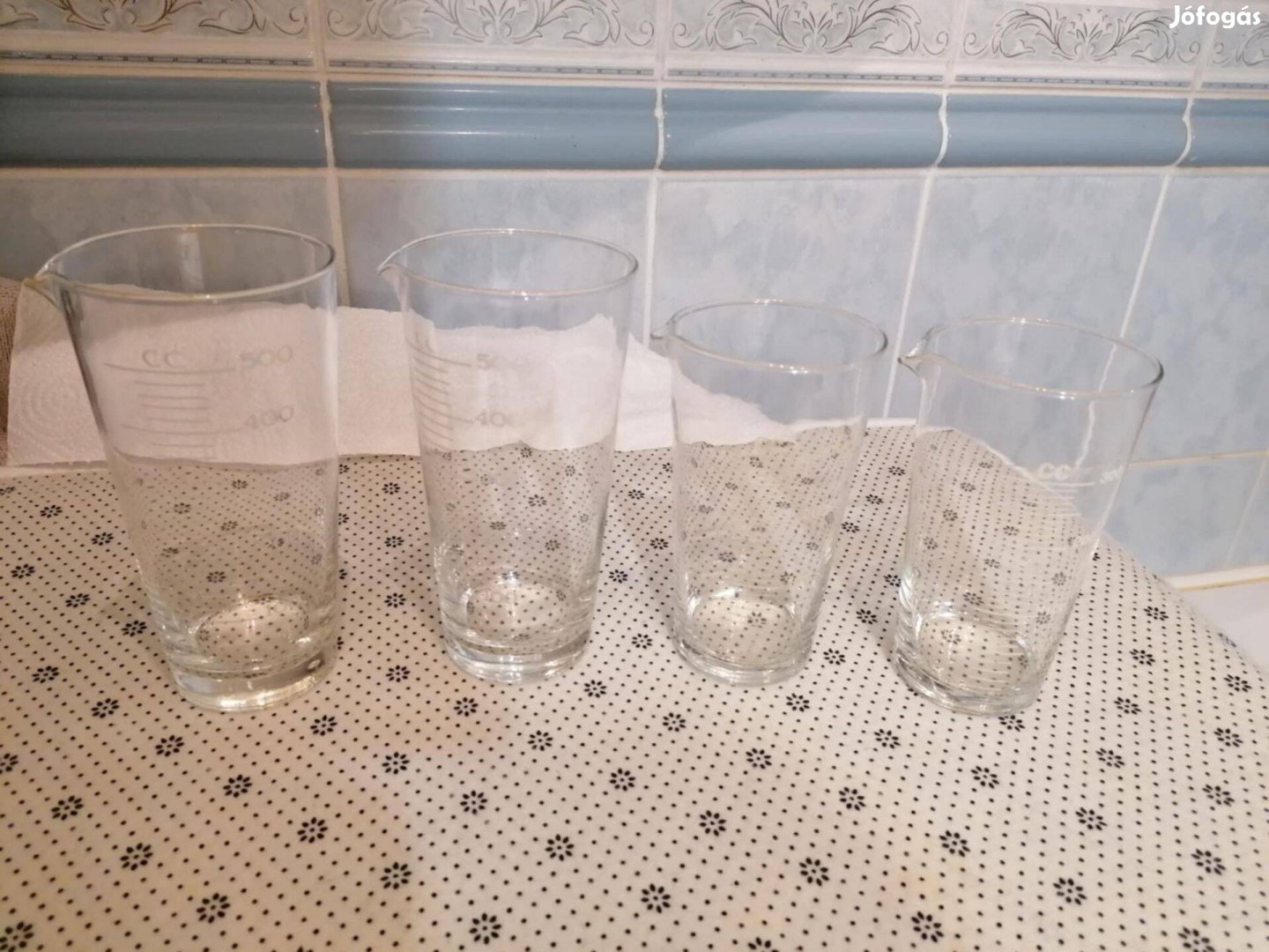 Mércés üvegpohár, mérőeszköz