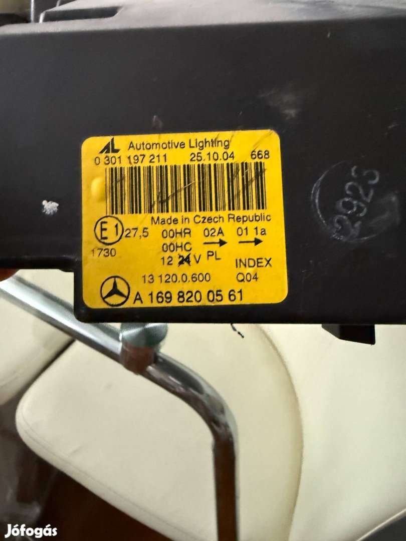 Merci A osztály bal első lámpa