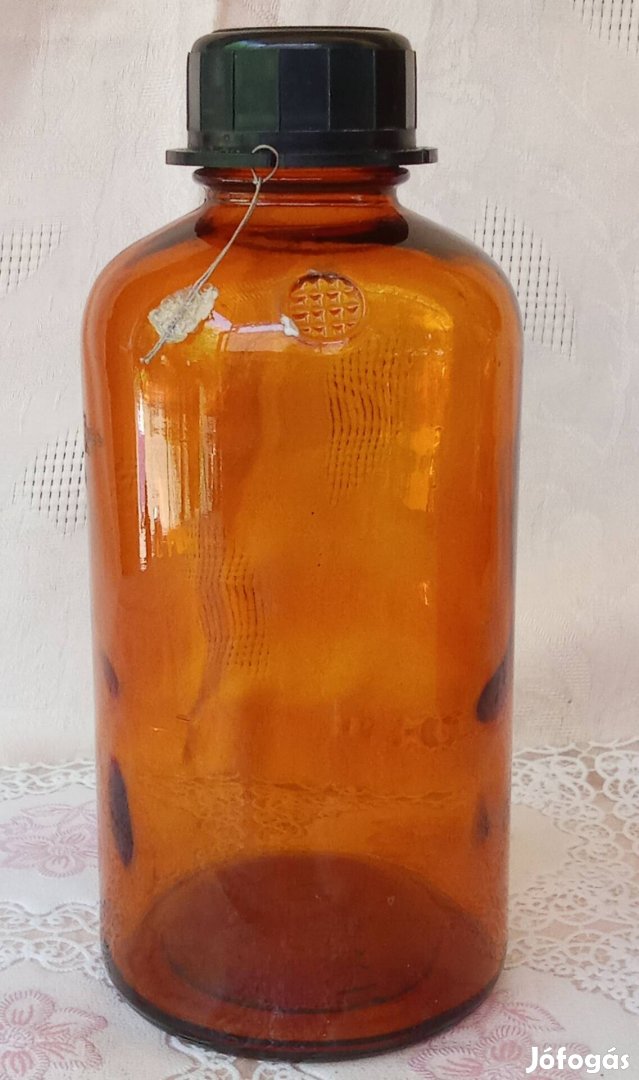 Merck Darmstadt bakelit kupakos borostyán színű patikai üveg,. 1000 ml