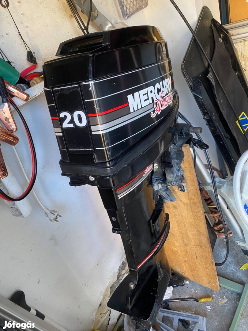 Mercury 2025 távkarral, kormányállással