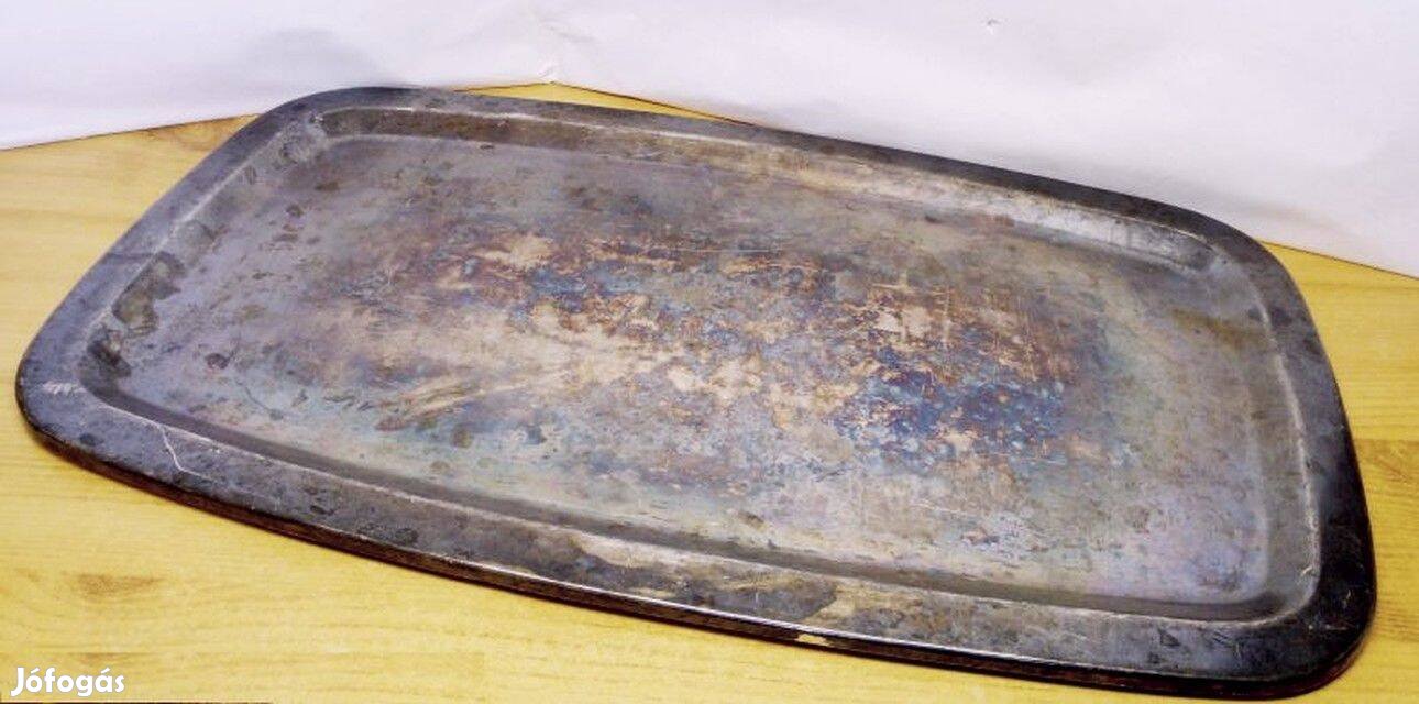 Méretes kézműves ezüstözött alpakka tálca patinás