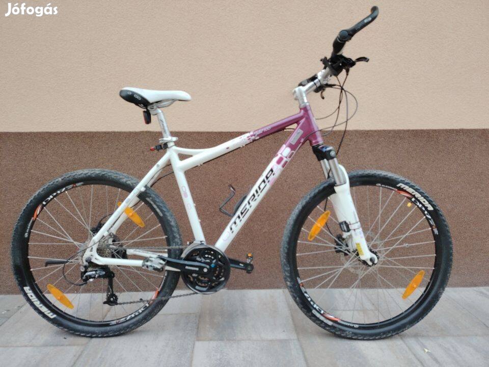 Merida 26"-os olaj- tárcsafékes, aluvázas teleszkópos, női MTB