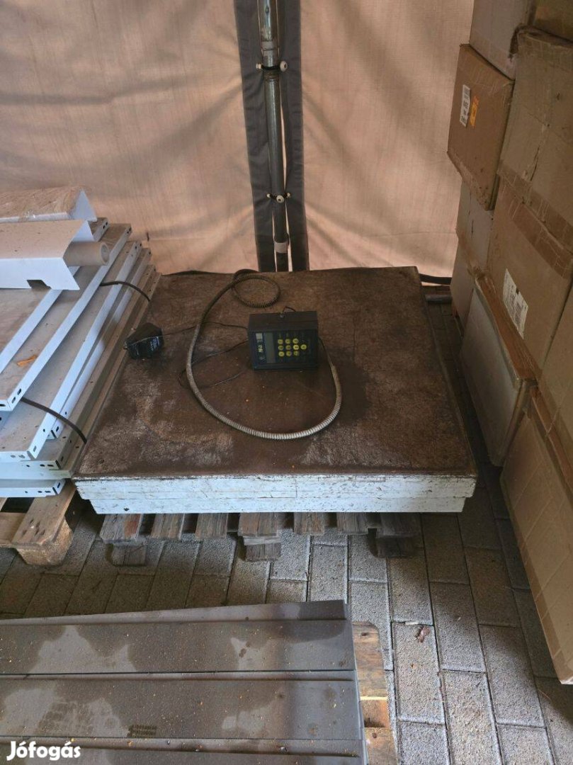 Mérleg, digitális, 1000kg méréshatárral