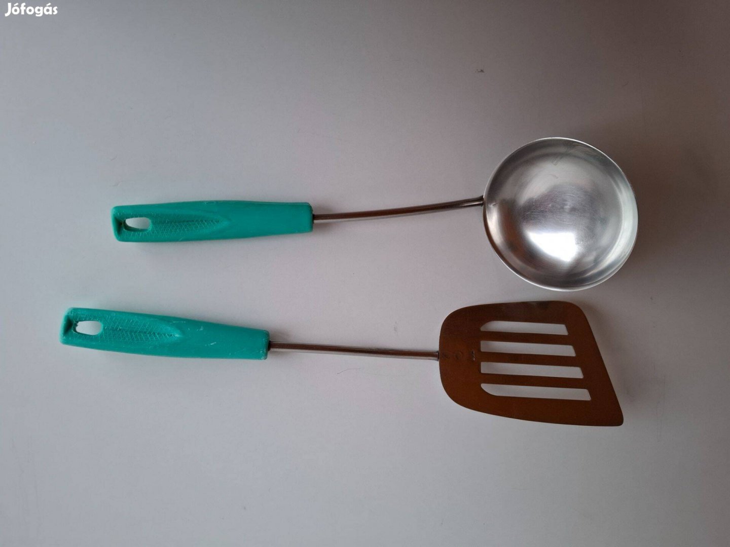 Merőkanál és kiszedő kanál konyhai szett 29, 34 cm egyben